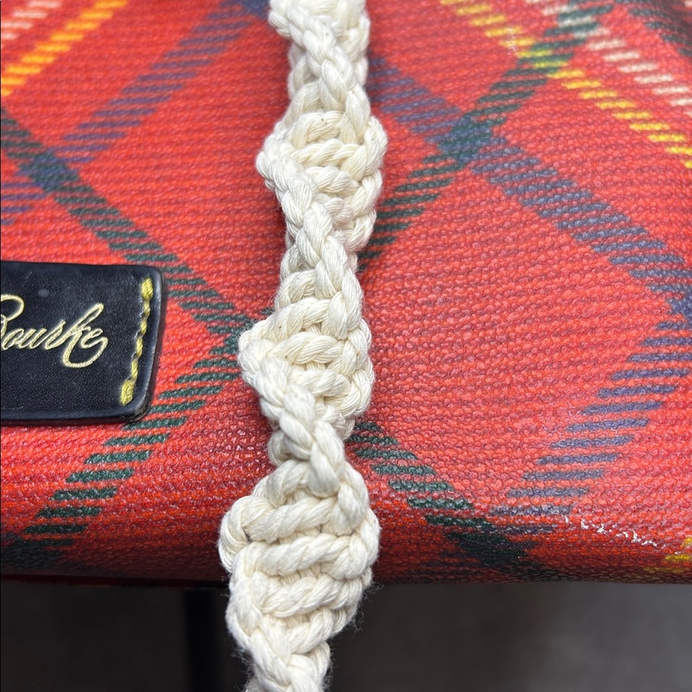 Handmade Macrame Gold Daisy Key Chain - Picture 5 of 9
